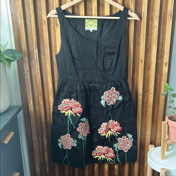 Anthropologie X Floreat Embroidered Floral Black Dress. Size 4 - Picture 1 of 6